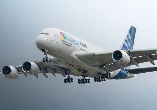 Airbus A380 MSN001 atterrissant à Toulouse, LFBO