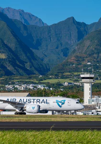 Air Austral Boeing 787 in Saint-Denis La Réunion, FMEE
